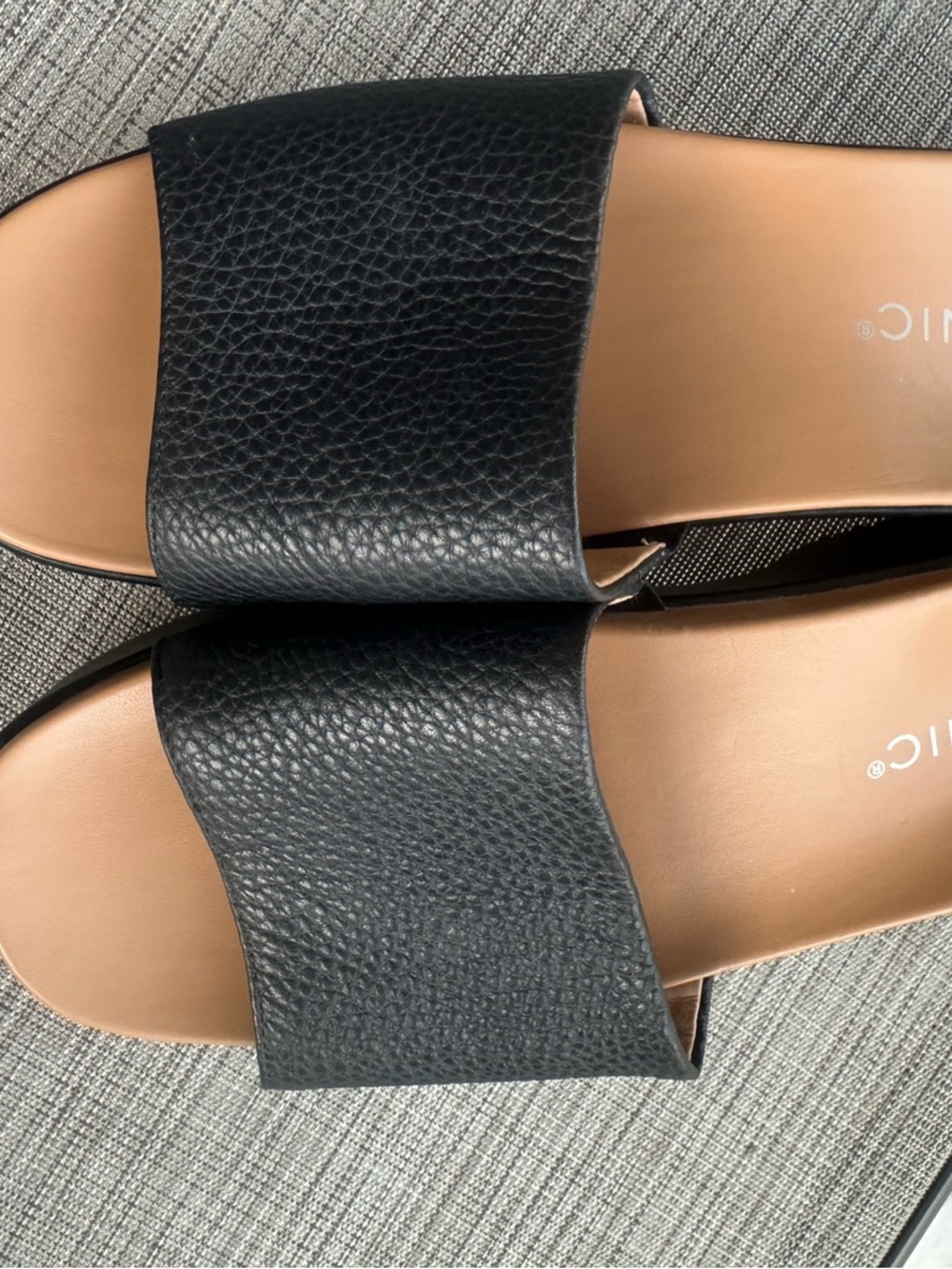 Vionic Slide Size 8.5 - Picture 7 of 8